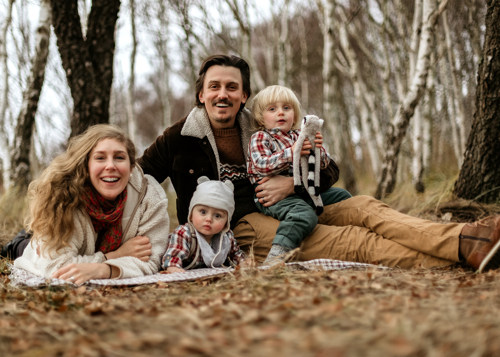 Familjefotografering, Örby Ängar, Helsingborg, familjeporträtt, lekfulla bilder av din familj